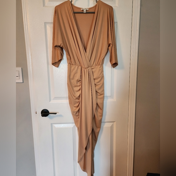 Dress - Picture 1 of 4